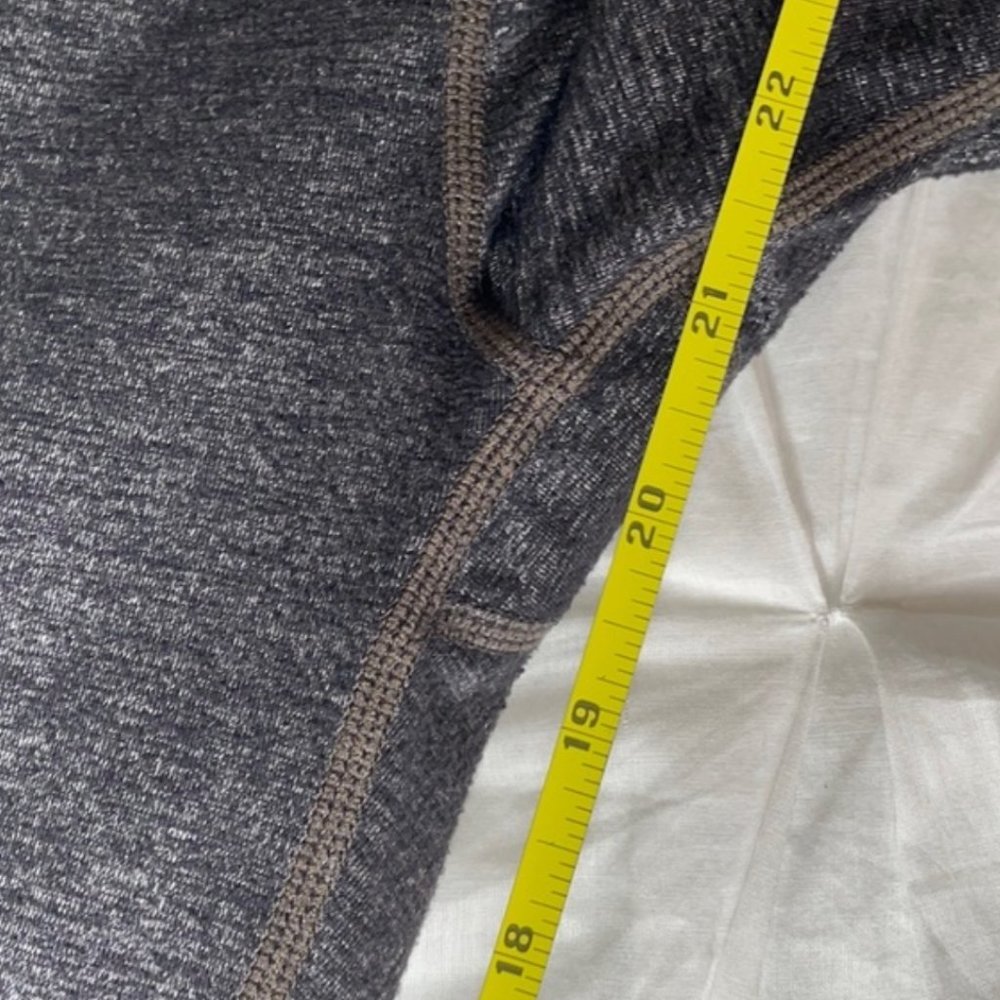 Athleta Criss Cross Heathered Grey Capri Legging - Picture 11 of 12